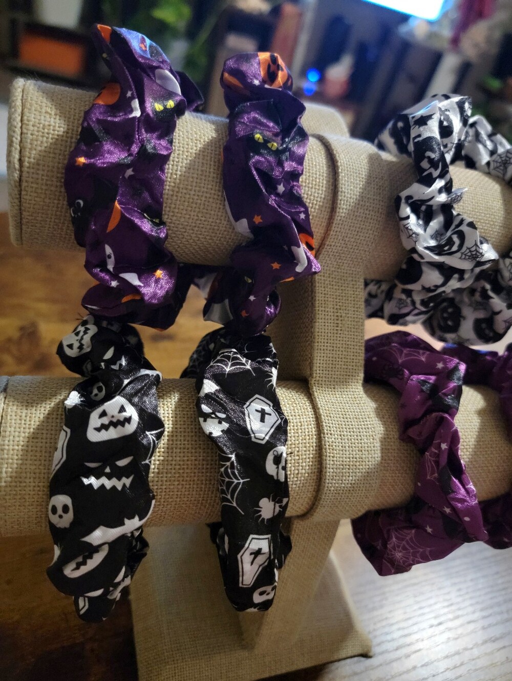 8pcs Halloween Satin Silk Scrunchie Hair Tie Bundle Set - Picture 2 of 3